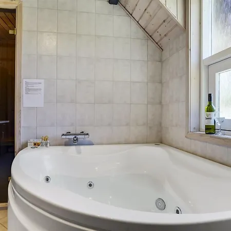 Holiday Isto - 700m From The Sea By Interhome